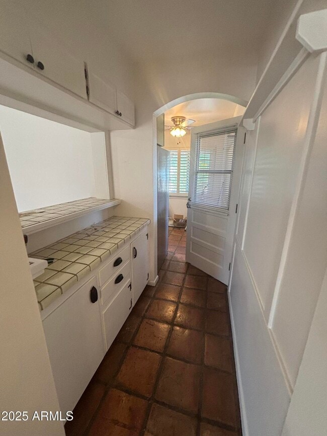 Building Photo - 6923 E Rancho Vista Dr