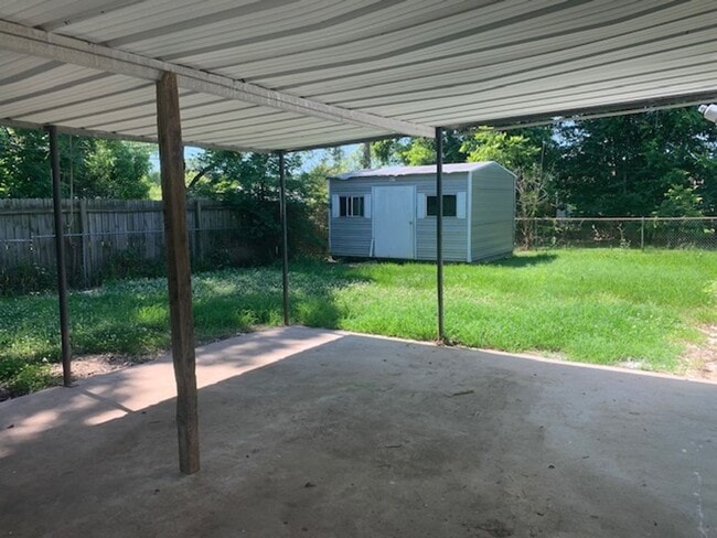 Building Photo - 2931 Grassmere St