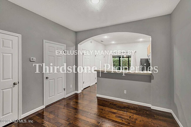 Building Photo - 13039 Sunset Lake Dr