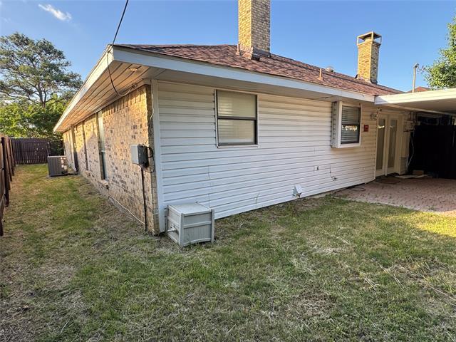 Building Photo - 3646 Country Club Dr W