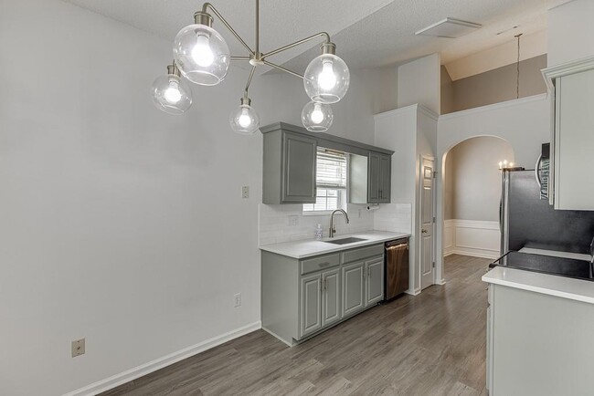 Building Photo - 2464 Laurelfield Dr