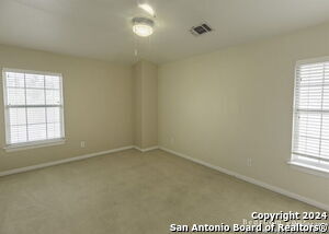 Building Photo - 915 Classen Pass