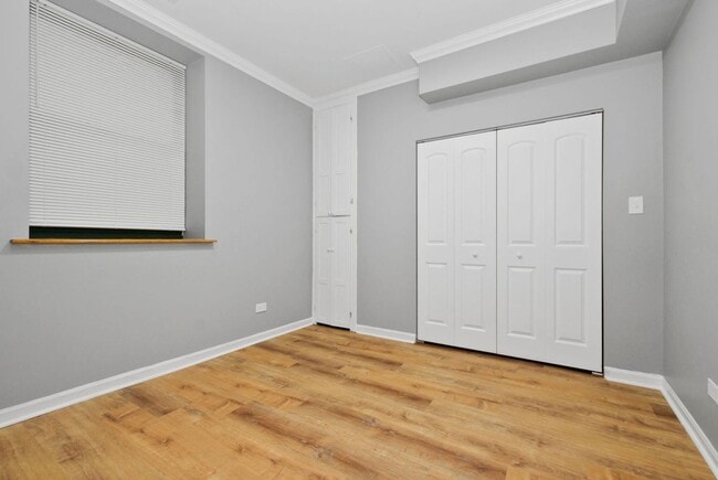 Building Photo - Duplex Two Bedroom Unit Available in South Shore