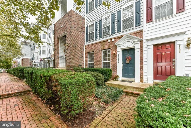 Building Photo - 5102 Donovan Dr