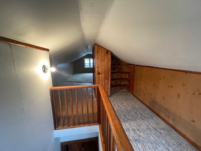 Building Photo - 1 Bedroom House Near Columbian Park - AVAILABLE IN MAY