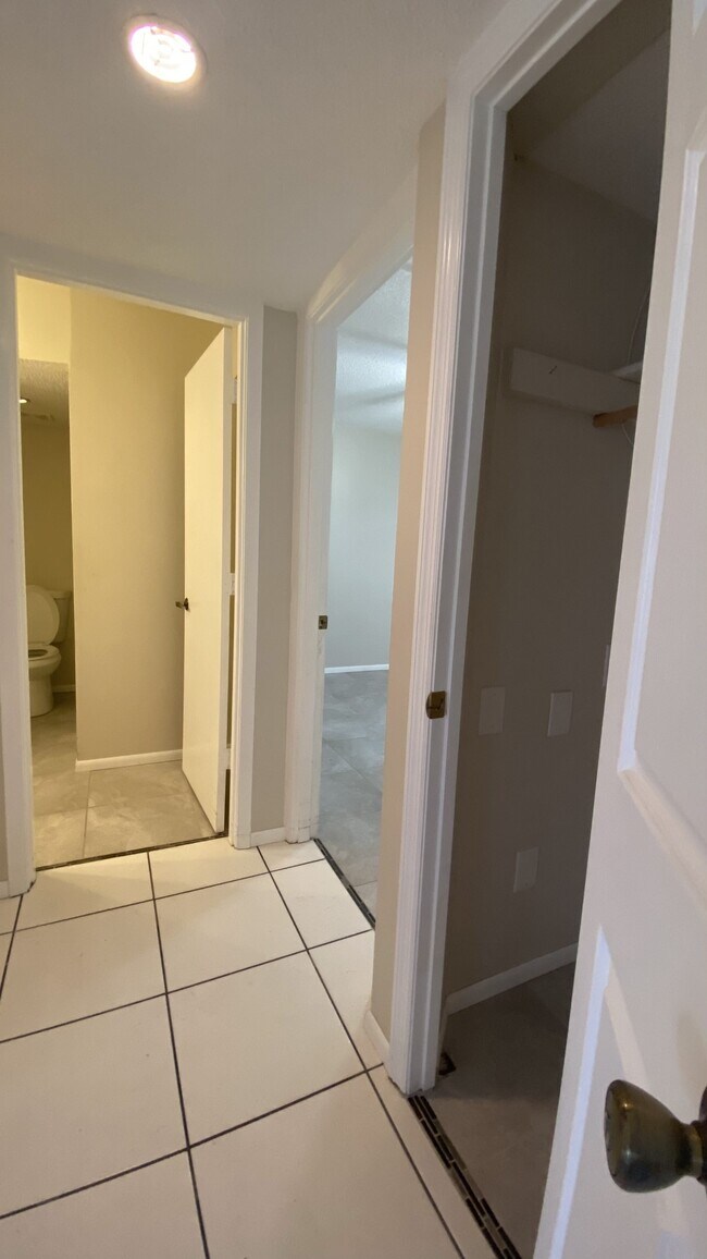 Building Photo - 4433 Narraganset Trail