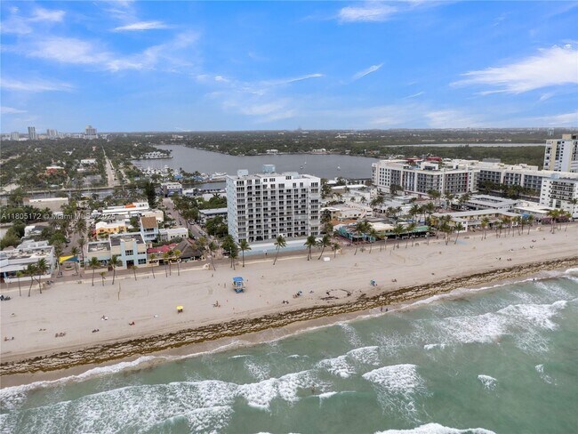 Building Photo - 400 N Surf Rd