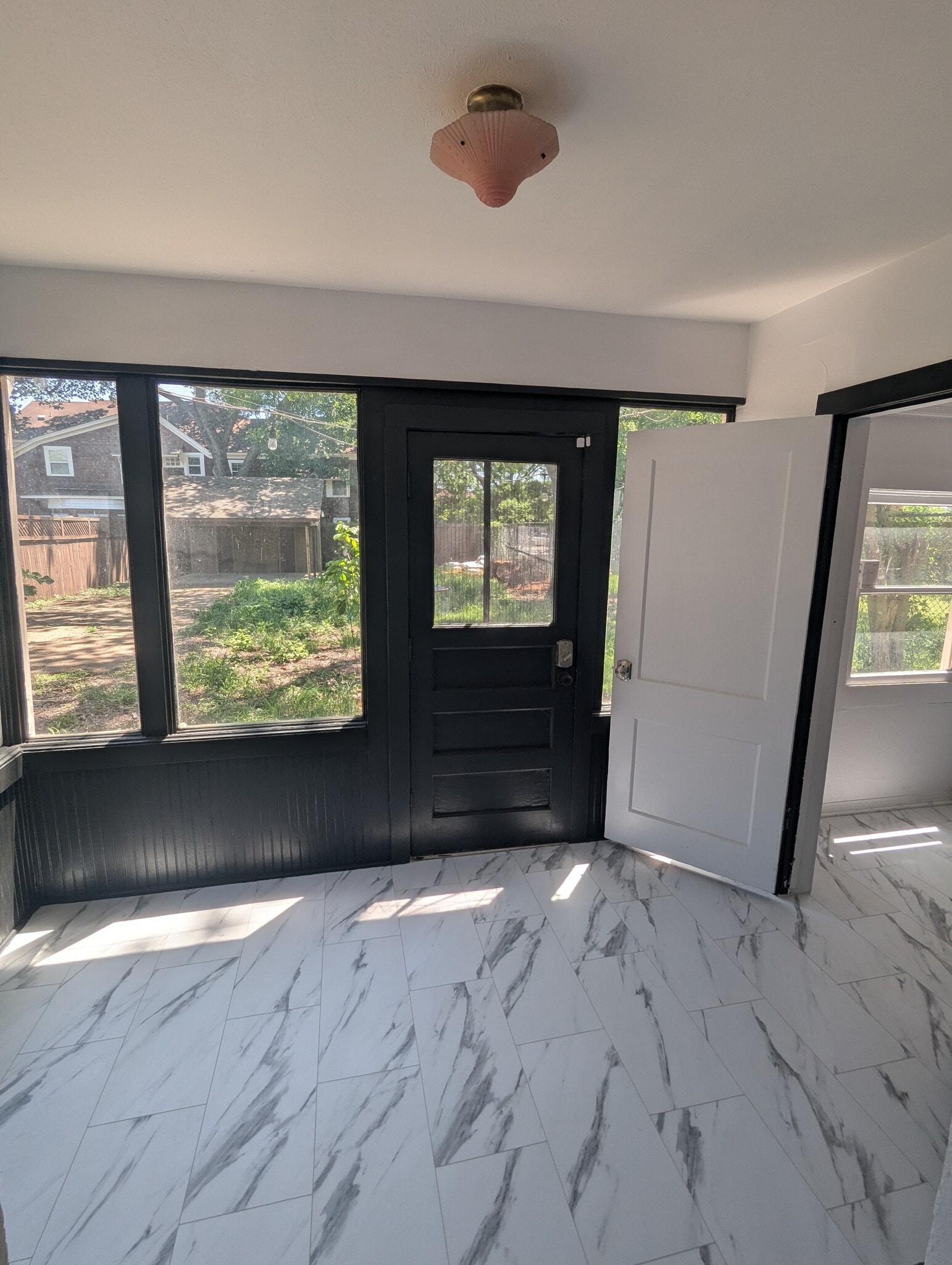 Mudroom - 4526 Reiger Ave