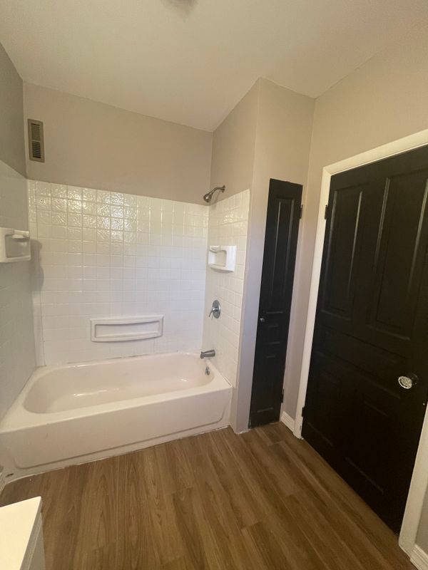 Building Photo - 1423 Mulberry St