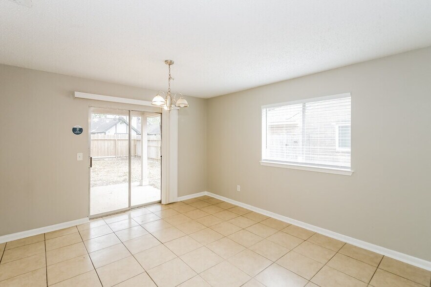 Building Photo - 19523 Elmtree Estates Dr