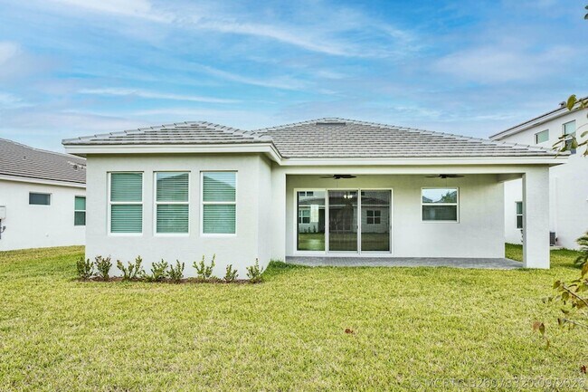 Building Photo - 16287 Melogold Dr