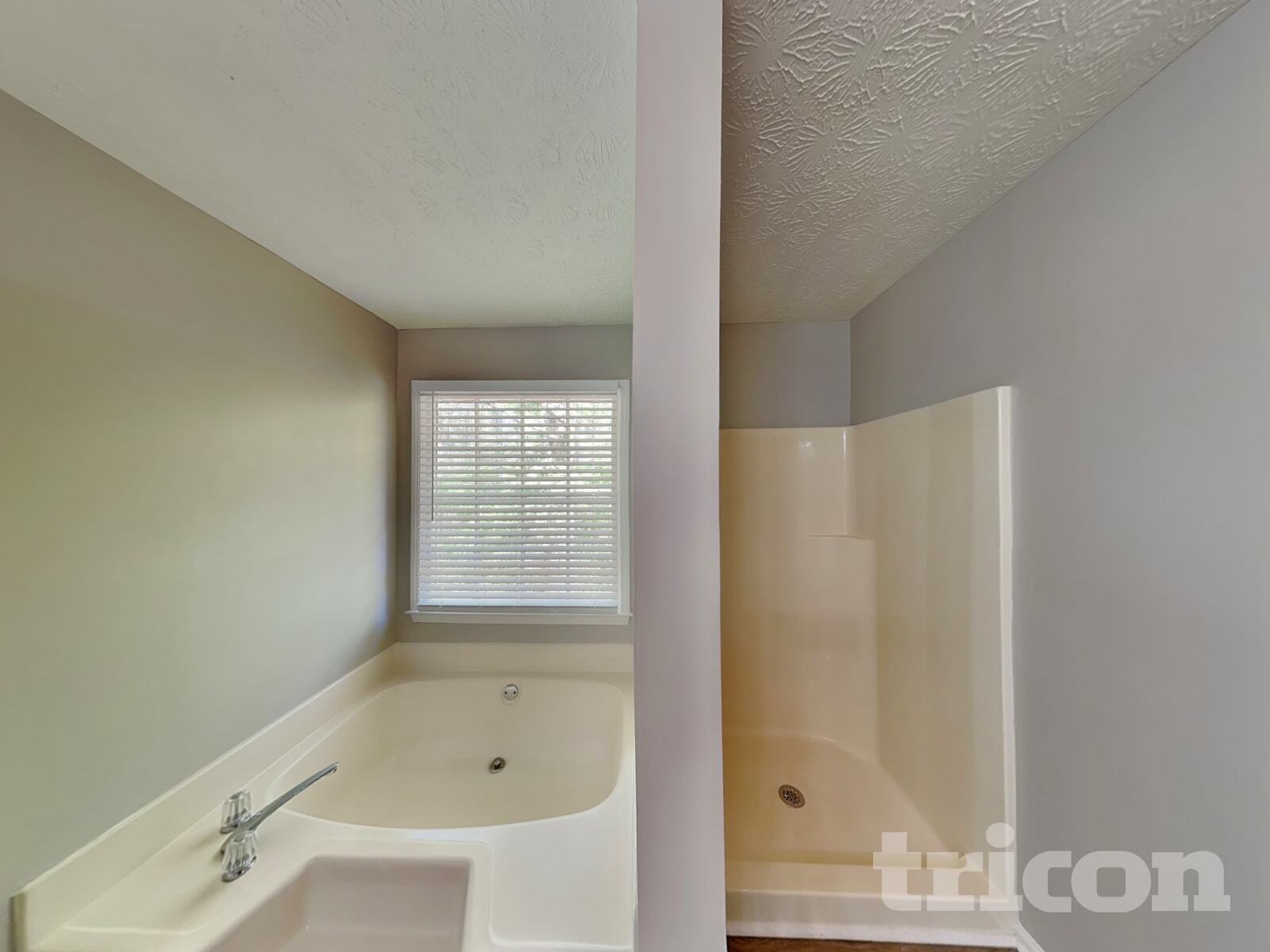 Building Photo - 555 N Oakland Cir