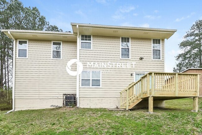 Building Photo - 4 Bedroom Pet-Friendly Home in Atlanta, GA with Main Street Renewal