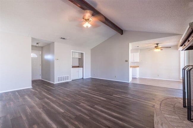 Building Photo - 601 Osage Dr