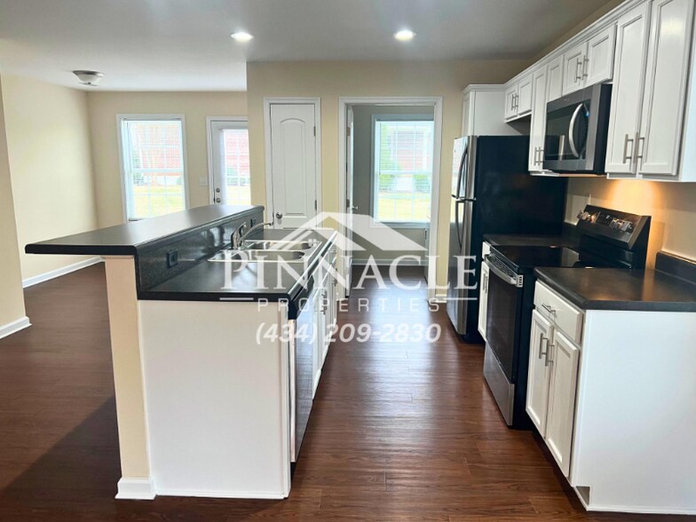 Building Photo - 749 Old Graves Mill Rd