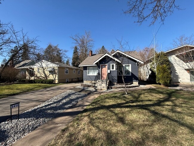 Building Photo - Newly Renovated 3 Bed, 1 Bath House w/ Bonus Room!