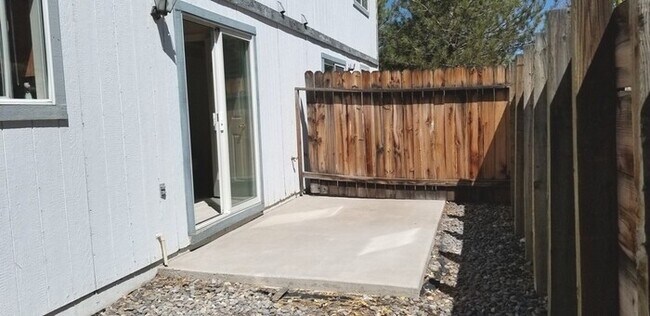 Building Photo - Town Home For Rent in Carson City