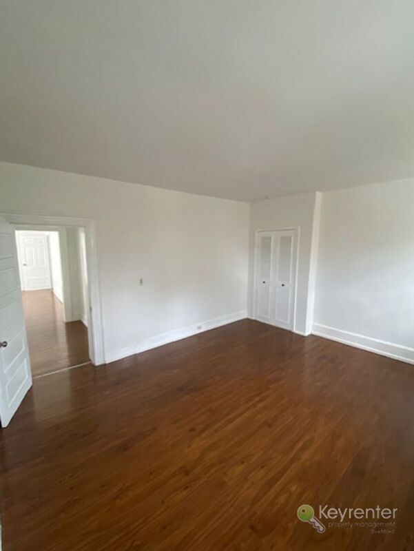 Building Photo - 16 N Rigby Ave