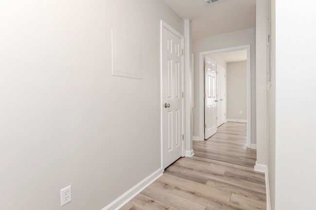 Building Photo - Cute Rental Home Downtown Biloxi