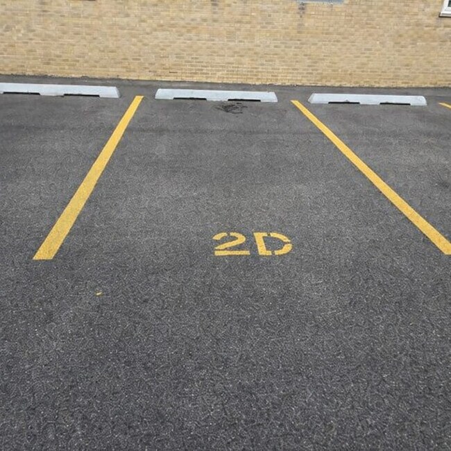 Building Photo - 1817 W Touhy Ave