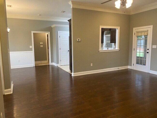Building Photo - Elegant 4BD/2BA Home in the Charming Laurel Brooke Neighborhood, Valdosta, GA!