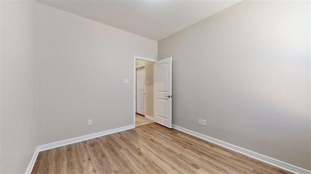 Building Photo - 1000 Meadow Scape Dr