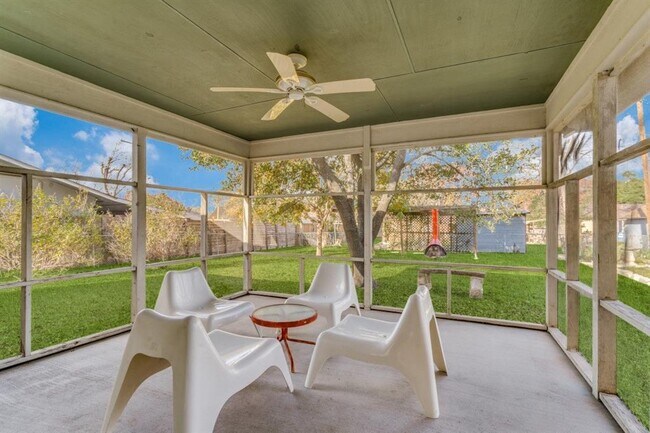 Building Photo - 8406 Stillwood Ln