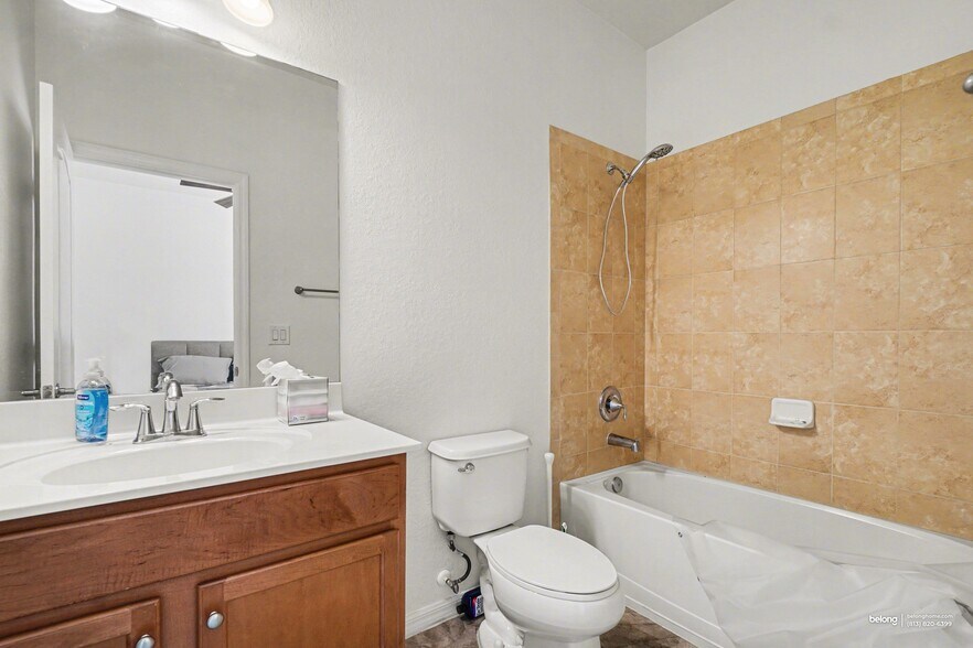 Building Photo - 2846 Via Piazza Loop