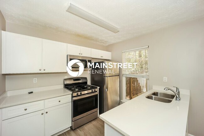 Building Photo - 3 Bedroom Pet-Friendly Home in Union City, GA with Main Street Renewal