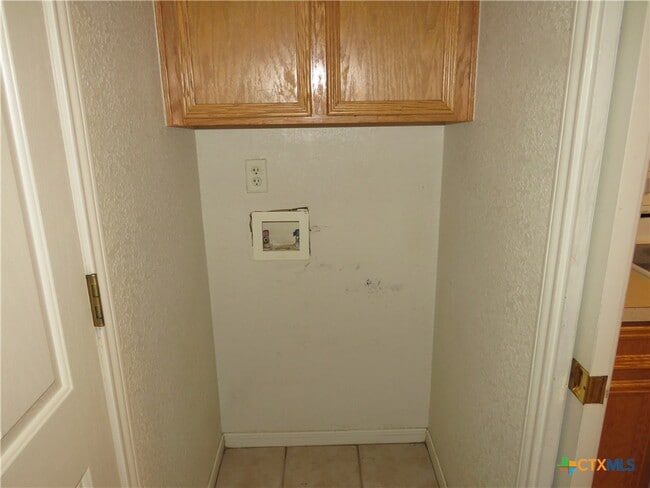 Building Photo - 2609 Lucille Dr