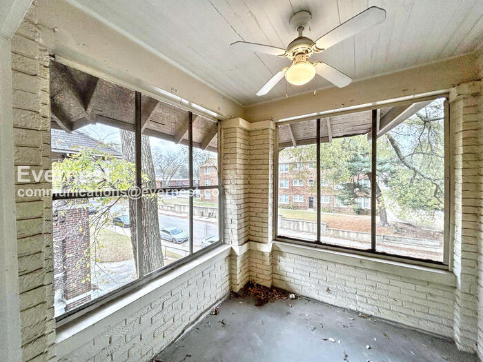 Building Photo - 180 Clark Pl