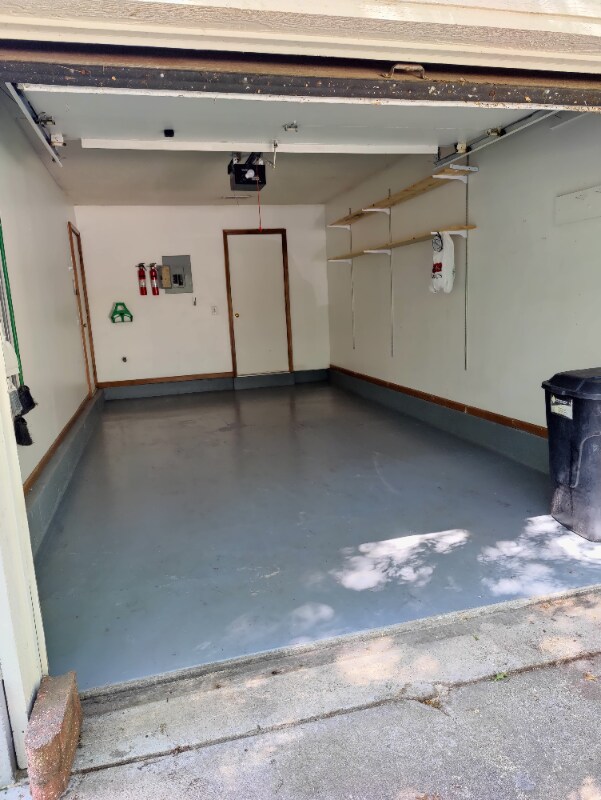 Building Photo - 1354 NW Jefferson Ct