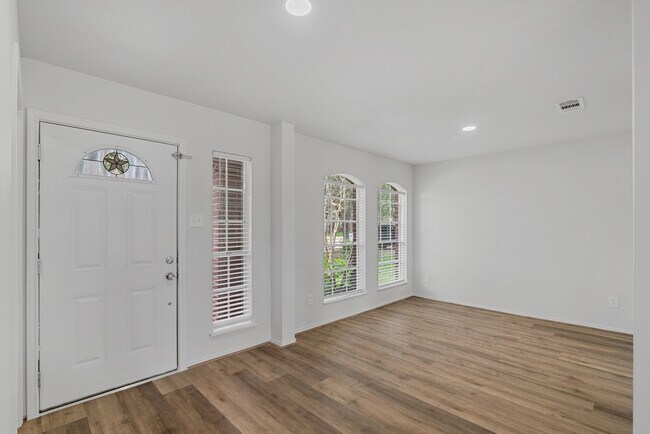 Building Photo - 6727 Shelby Oaks Dr