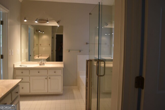 Building Photo - 4003 Rosewood View Dr