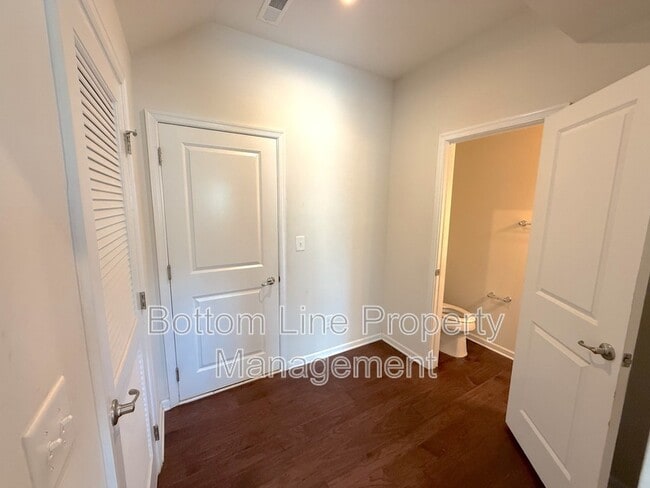 Building Photo - 1524 Bailiff Ct SW