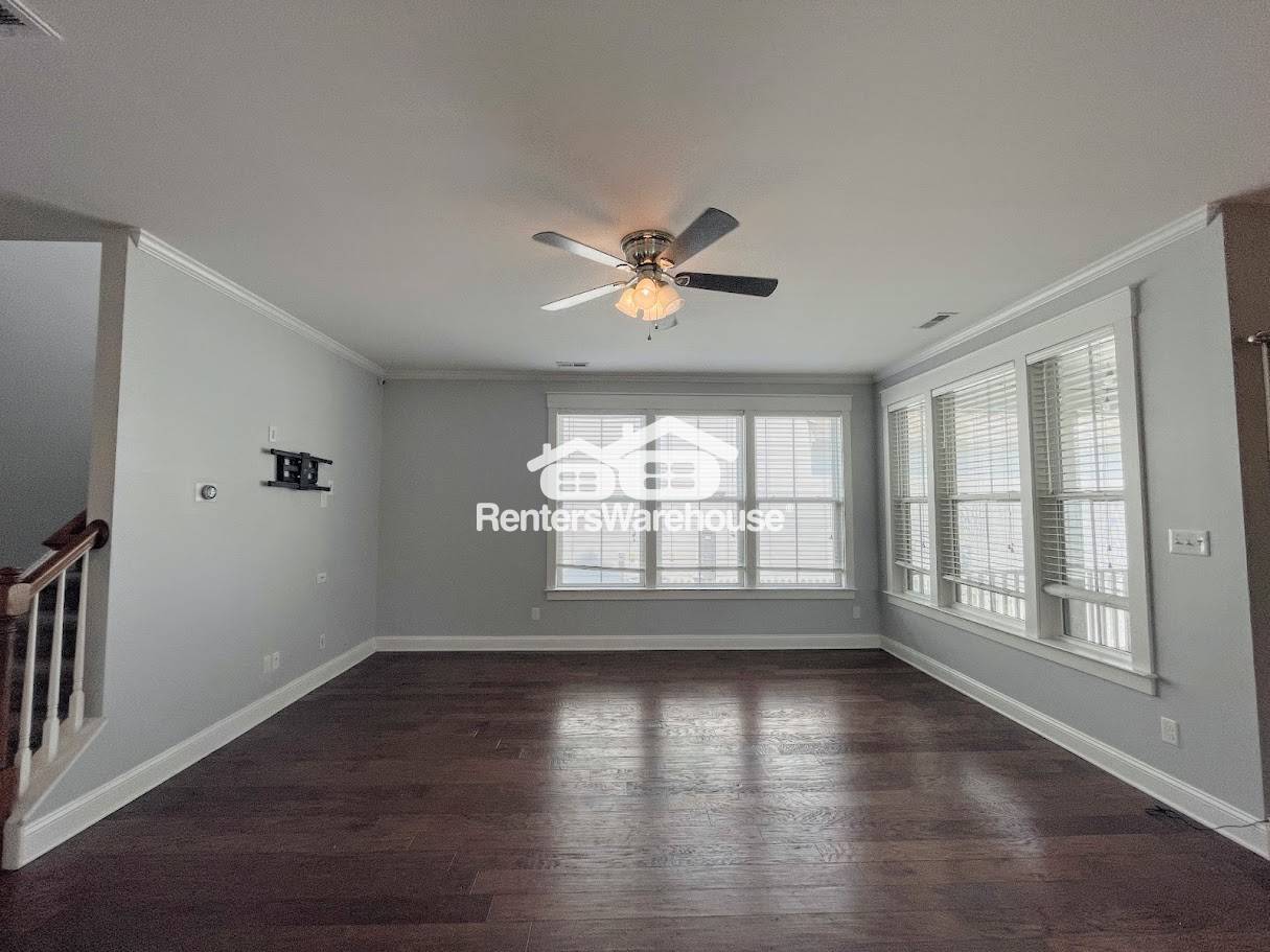 Building Photo - 3304 Patrick Henry Dr