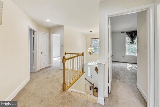 Building Photo - 6104 Cool Spring Terrace S