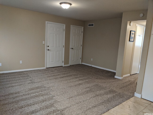 Building Photo - 1257 E 200 S