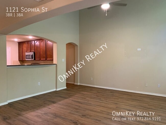 Building Photo - 1121 Sophia St