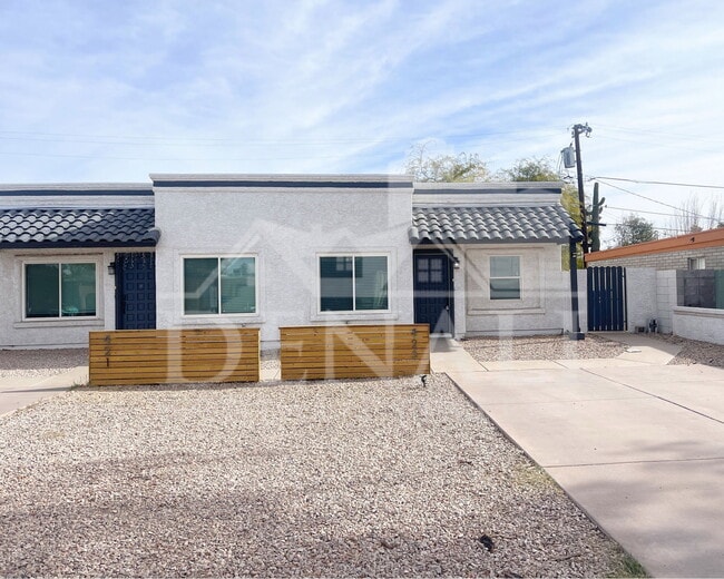 Building Photo - 423 S Terry Ln