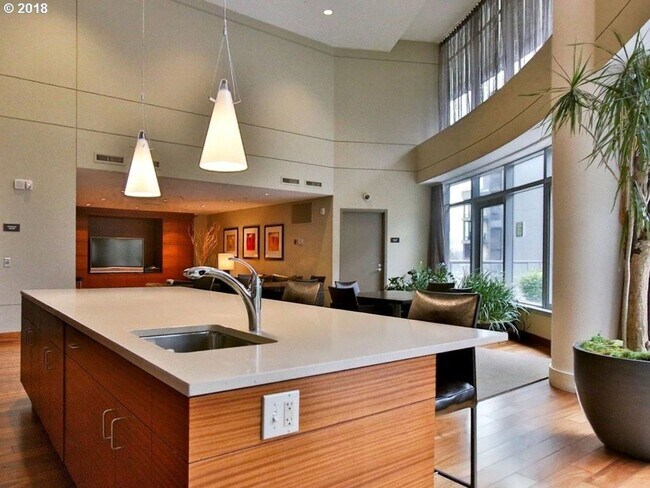 Building Photo - John Ross - 8th floor south waterfront studio w/parking/most utilities/concierge