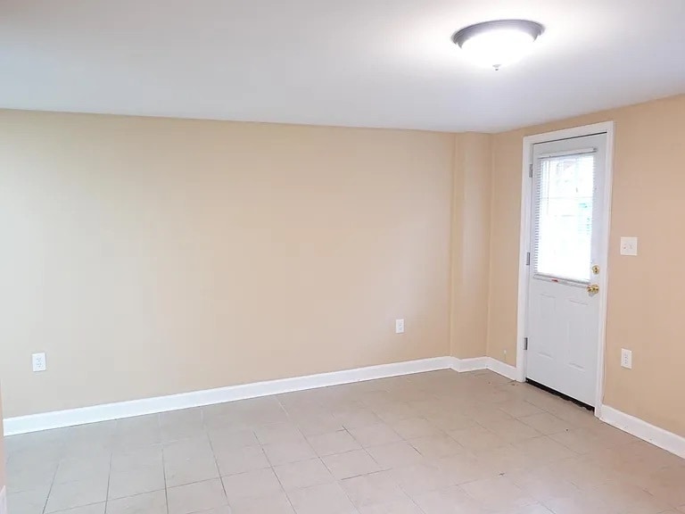 Building Photo - 910 Kennebec Ave