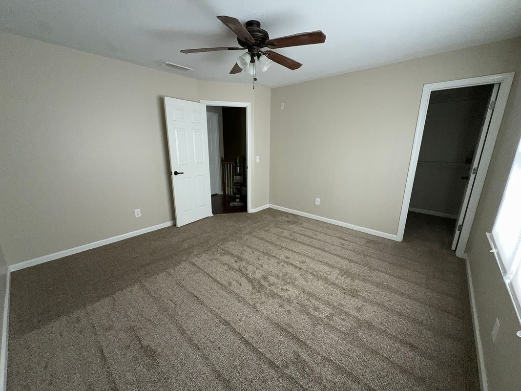 Building Photo - 2845 Stratfield Ct