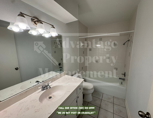 Building Photo - 821 Silver Hill Rd