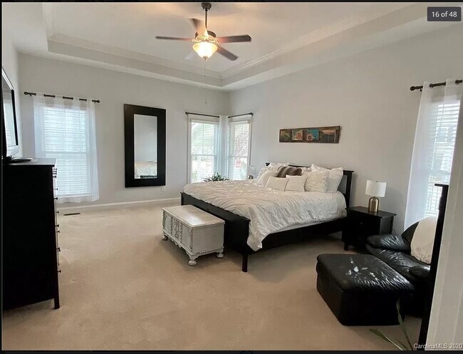 Building Photo - 6036 Daphne Circle