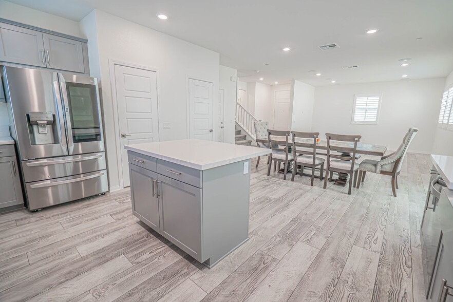 Building Photo - 17047 Zion Dr