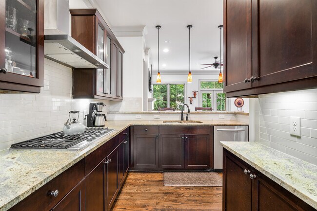Building Photo - 523 Ansley Cir NE