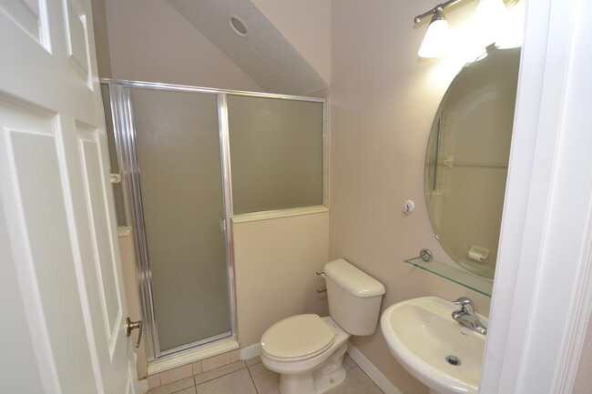 Building Photo - Gorgeous 4/3 Townhome in Oviedo ~ 2.5 Car ...