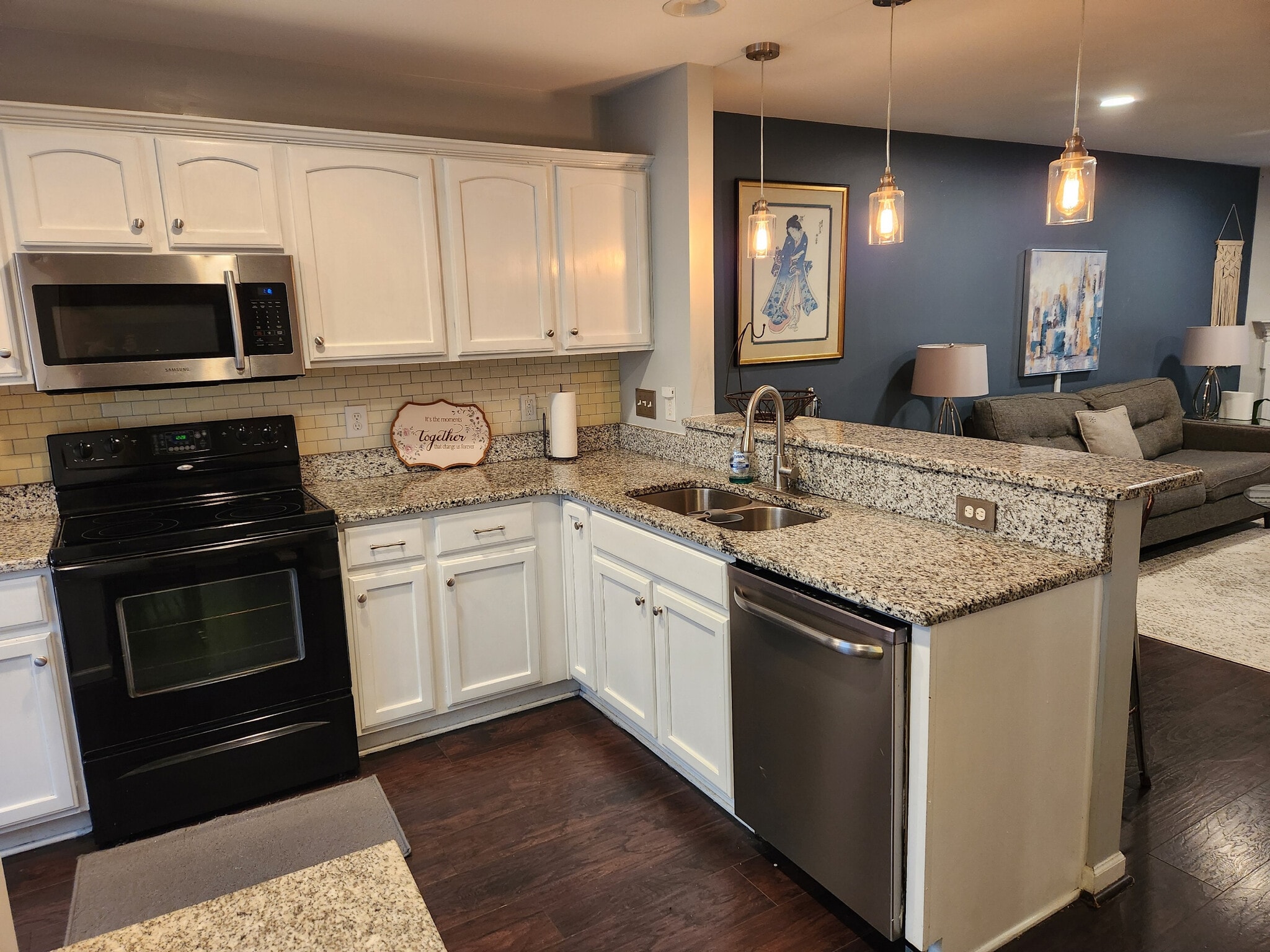 Building Photo - Room in Townhome on Big Bass Dr