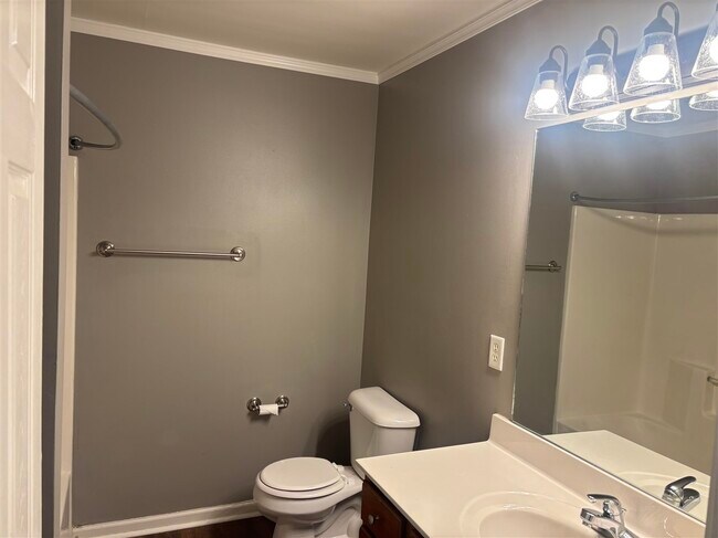 Building Photo - 180 Coachman Ct